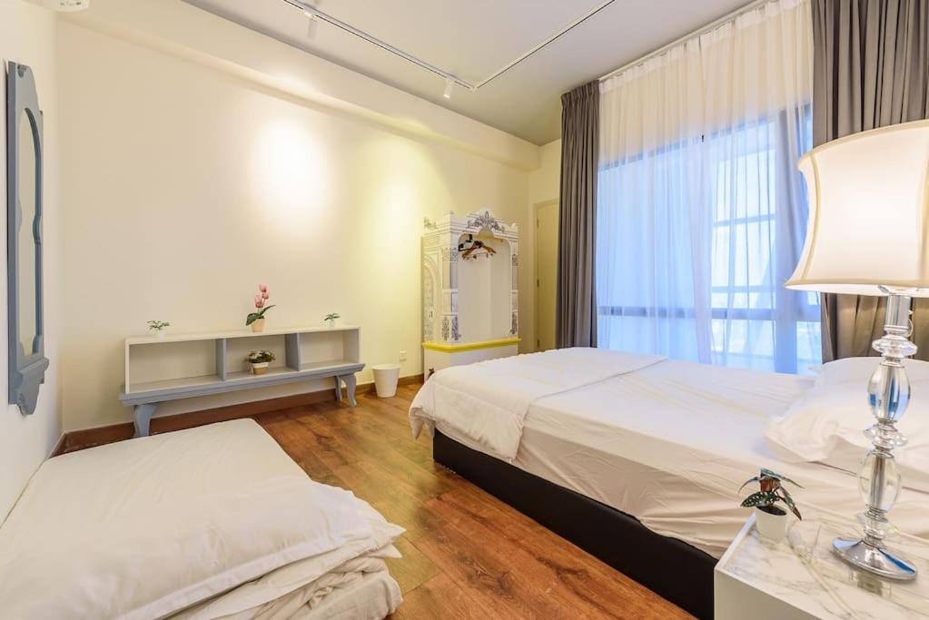 Arte Mont Kiara Kl Tower View Elegant Netflix 6pax