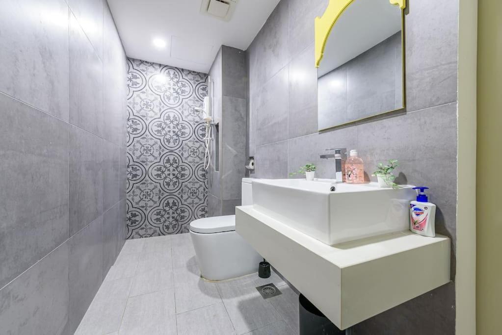Arte Mont Kiara Kl Tower View Elegant Netflix 6pax Pangsapuri Kuala Lumpur